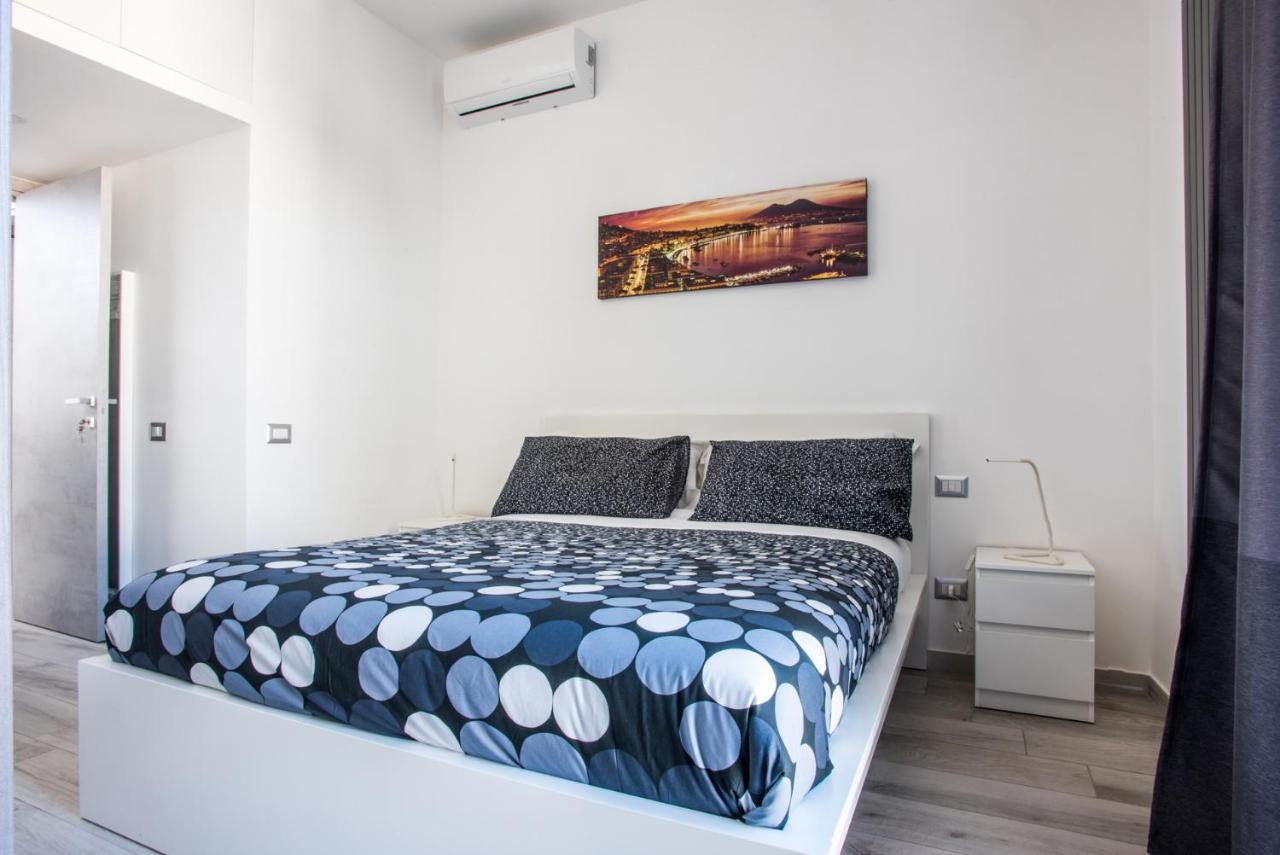 Solarium Al Duomo Rooms By Wonderful Italy Napoli Bagian luar foto