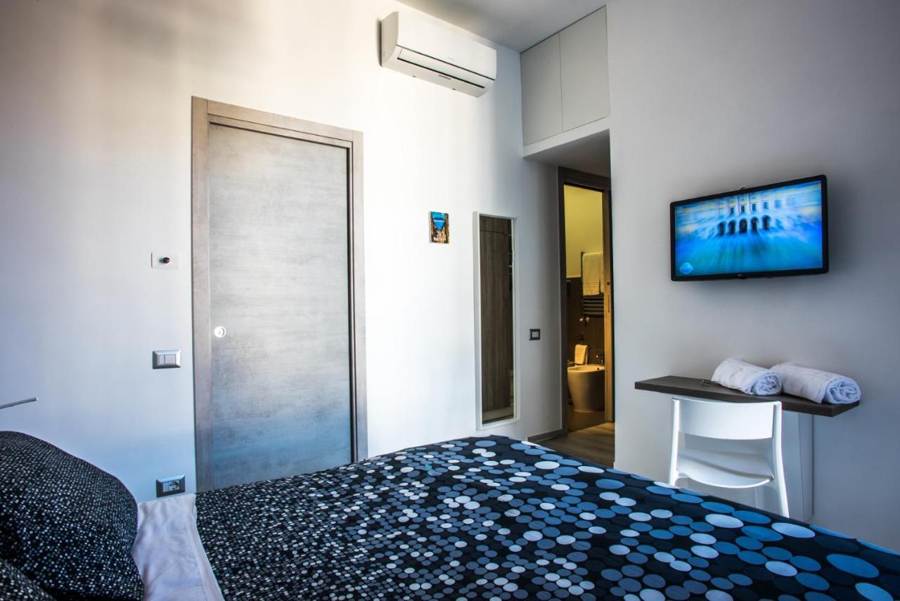Solarium Al Duomo Rooms By Wonderful Italy Napoli Bagian luar foto