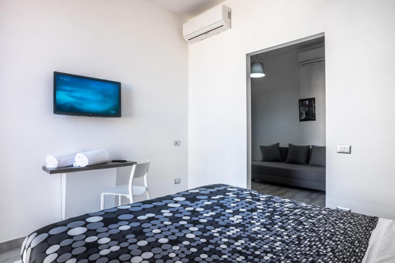 Solarium Al Duomo Rooms By Wonderful Italy Napoli Bagian luar foto